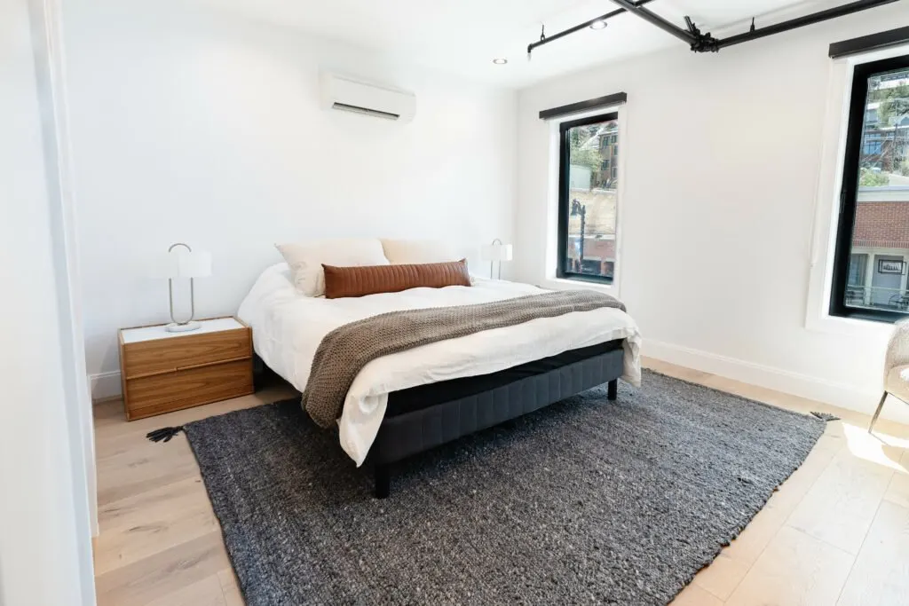 Main Street — bedroom with windows over the Historic District